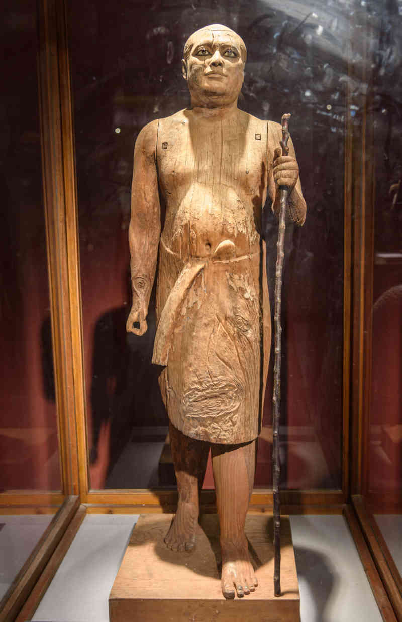 Egipto 344 - El Cairo - museo Egipcio - estatua del Escriba Kaaper - llamado Sheikh El-Balad.jpg